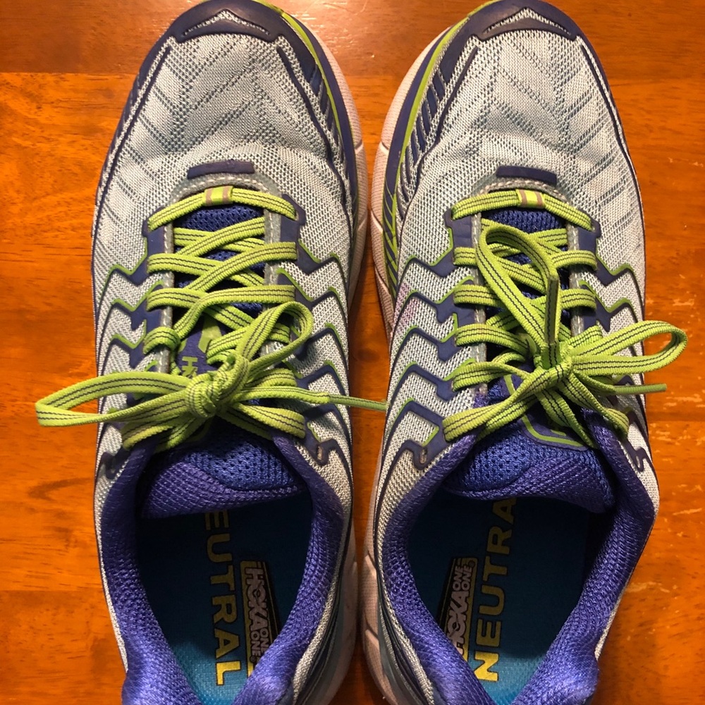 Hoka shoes Clifton 4
